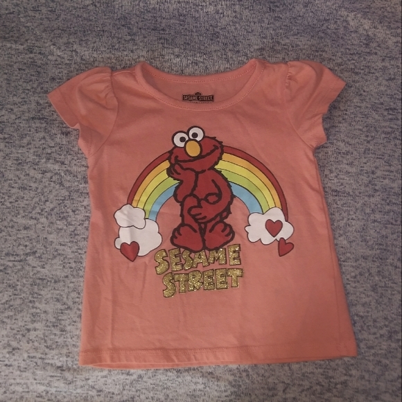 Two t-shirts size 3T - Picture 1 of 12